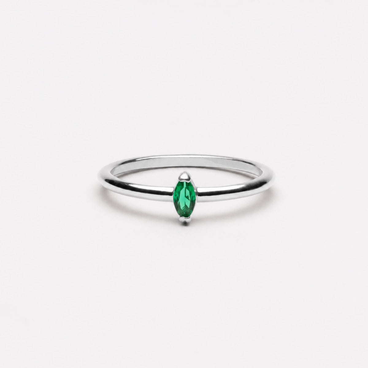 Émeraude Élancée Ring