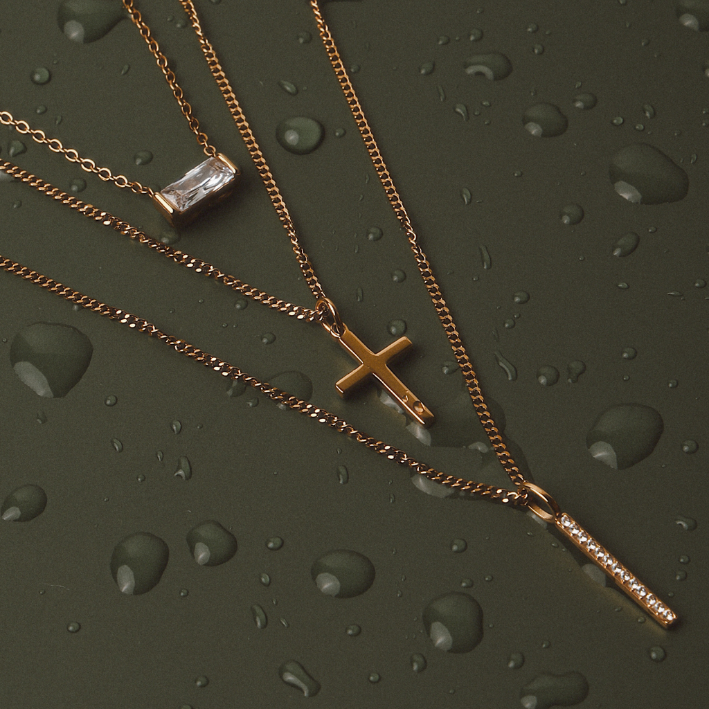 Croix Lumière Necklace