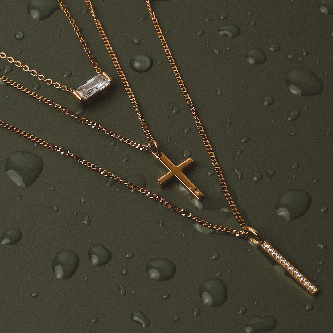 Croix Lumière Necklace