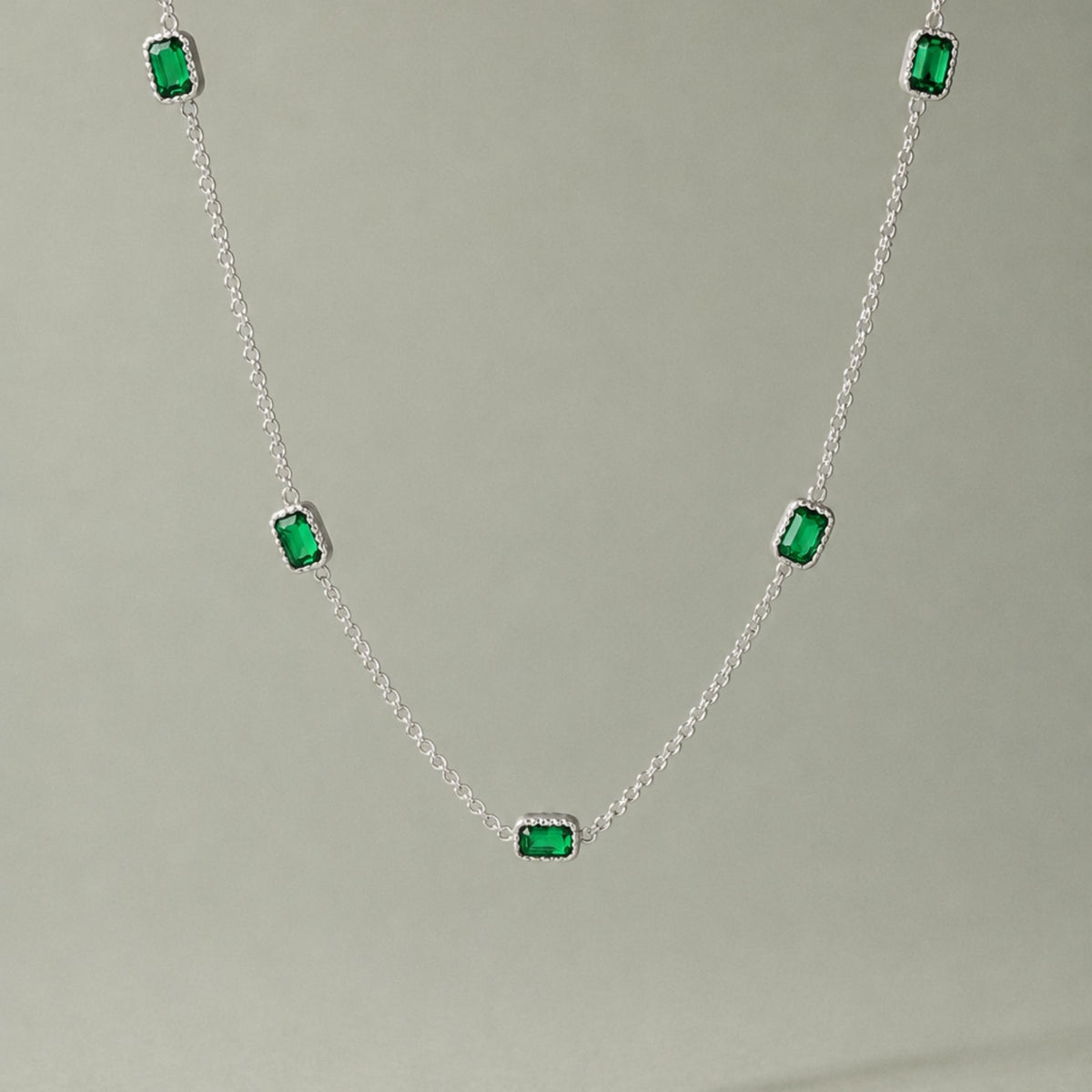 Raja Émeraude Necklace