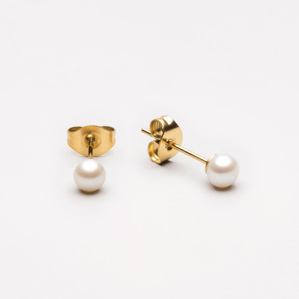 Perla Studs Earrings