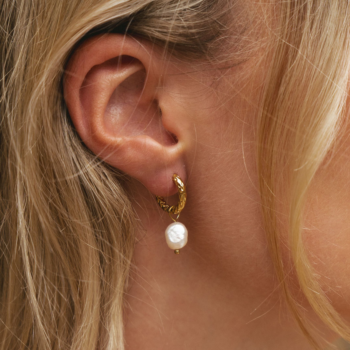 Perla Martelle Earrings